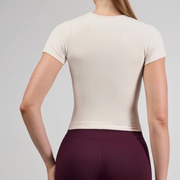 Prozis White Top and Burgundy Shorts - Picture 3 of 3